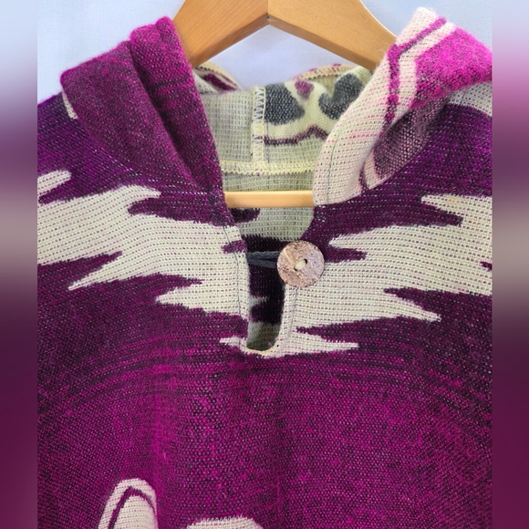 Hello Kitty Bow Cat Cape Poncho Hooded Soft Warm Unisex One Size Fits Most - Picture 7 of 15